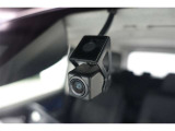【ドライブレコーダー】現代社会の必需アイテム。あなたの安全をしっかり監視し、録画してくれます。万が一のトラブルに巻き込まれても、このアイテムがあれば、あなたを守ってくれますよ!