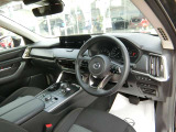 運転に集中しやすいコックピット。走る楽しさを感じやすい設計です。