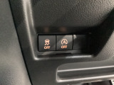 各種機能の切替スイッチは運転席パネル下に集約されています。任意で切り替え可能なため状況に合わせてお使いください。