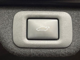 【パワーバックドア】スマートキーや運転席のボタンを押すだけでリアゲートが自動で開閉します!荷物を持っている時や、高い位置にあるバックドアを閉める際に便利な機能です♪