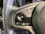 ステアリングにオーディオ操作スイッチが付いています。オーディオ画面に直接タッチしなくても操作が出来ますので、運転に集中できます。