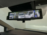 スマートルームミラーは、車両後方に設置されたカメラの映像を、ルームミラーに映し出すことで、死角をなくし、安全性を向上させることができます。また、夜間や雨天時でも、クリアな映像を映し出すことができます。