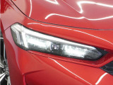 【LEDヘッドライト+デイタイムランニングランプ】主流のLEDヘッドライトに、日中でも他者からの視認性を良くするデイタイムランニングランプ装備!スタイリッシュでかっこよく仕上がっています。
