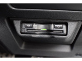 ETCは運転席インパネ右下に専用カバーによって埋め込まれています