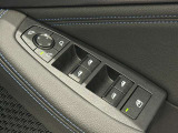 ドアミラー調整とパワーウインドウスイッチは操作し易い位置に装備されております