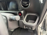 運転席側のドリンクホルダーです