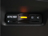 ◆ETC2.0装着◆進化したドライブ体験。料金収受システムだけだったETCが生まれ変わって、高速道路を賢く使うETC2.0に進化しました。多彩な情報サービスが便利で快適なドライブ体験を提供します。