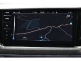 【VW純正ナビ】&rdquo;Discover Media&rdquo;SSDナビゲーション、AMFMワイドFM対応、Bluetoothオーディオ、ハンズフリーフォンなど。