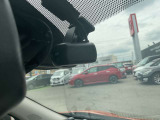 日産純正です。前と後ドライブレコーダーが付いております!運転中の録画を行ってくれますので、万が一のときに役に立ってくれますよ!