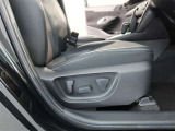 パワーシート搭載。微妙な調整が手軽にでき、ピッタリなポジションで運転することが可能です。
