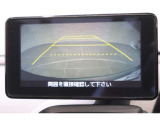 バックカメラが装備されており、後方の安全確認はもちろんのこと狭い場所での駐車や雨の日・夜間など視界の悪いコンディションでのストレスの軽減にもなります!