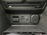 CD,DVD、USB端子つき!さまざまなオーディオソースに対応していてドライブが楽しくなりますね♪