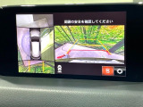 【マルチテレインモニター】車のフロントやサイドのカメラ画像を同時にモニター表示することで、悪路や狭い道を走行時でも周囲の状況確認ができ安心!本格SUVにうれしい装備です♪