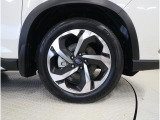 純正18インチアルミホイール装備・タイヤサイズ225/55R18