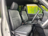運転席シート廻りは使用感も少なく、良好な状態となっています。前オーナー様が丁寧に使っていたことがよくわかりますね。