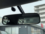 ルームミラーバックや車線変更に役立ちます。