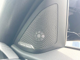 ●harman/kardonサウンドシステム:オーディオ専門メーカーが手掛けるプレミアムスピーカーを装備。多数のスピーカーから、音の粒立ちまで分かる高品質な音楽をお楽しみいただけます。