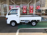 納車前にはプロのメカニックが点検、整備を行いますので安心してお乗り頂けます。