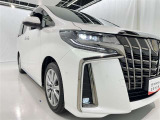 フォグランプ装着車です。暗い夜道の車両前方を明るく照らします