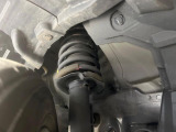 お車を安心してお乗りいただく為には、足回りの定期点検が欠かせません。サービスサポート(有償保証)では無料点検もご提供しており、安心のカーライフをお過ごしいただけるサポート体制が整っています。