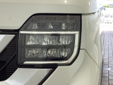 LEDヘッドライトは、点灯の瞬間から最大光量を発揮し、突然暗くなるトンネルなどでの安定感を高めます。