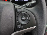 ◆アダプティブクルーズコントロール◆予め設定した車速内でクルマが自動的に加減速。前走車との適切な車間距離を維持しながら追従走行します。【LKAS】車線維持支援システムでステアリング操作を支援。
