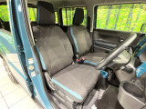 運転席シート廻りは使用感も少なく、良好な状態となっています。丁寧に使われていたことがよくわかりますね。