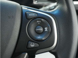 ◆アダプティブクルーズコントロール◆予め設定した車速内でクルマが自動的に加減速。前走車との適切な車間距離を維持しながら追従走行します。【LKAS】車線維持支援システムでステアリング操作を支援。