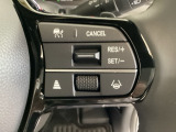 右側のステアリングスイッチはHondaセンシング系のスイッチの他にセレクターホイールを装備。スピードメーター内・マルチインフォメーション・ディスプレーの各表示が確認できます。