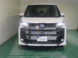 明度の高いLEDヘッドライトで、夜間の運転も安心です。