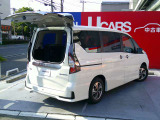 利便性&ビジュアル共に好評頂いております!狭い駐車場で大活躍のデュアルバックドア!