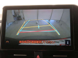 バックガイドモニターで、後方を確認しながら安心して駐車することができます。運転初心者も熟練者も必須の機能ですよ!