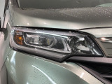 LEDヘッドライトは、点灯の瞬間から最大光量を発揮し、突然暗くなるトンネルなどでの安定感を高めます。