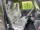 運転席シート廻りは使用感も少なく、良好な状態となっています。前オーナー様が丁寧に使っていたことがよくわかりますね。