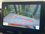 【バックカメラ】駐車時に後方がリアルタイム映像で確認できます。大型商業施設や立体駐車場での駐車時や、夜間のバック時に大活躍!運転スキルに関わらず、今や必須となった装備のひとつです!