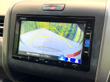 【バックカメラ】駐車時に後方がリアルタイム映像で確認できます。大型商業施設や立体駐車場での駐車時や、夜間のバック時に大活躍!運転スキルに関わらず、今や必須となった装備のひとつです!