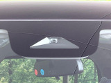 【ホンダセンシング】走行中に前方の車両等を認識し、衝突しそうな時は警報とブレーキで衝突回避と被害軽減をアシスト。より安全にドライブをお楽しみいただけます。