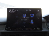 センターパネルにスッキリと収まった純正オーディオ(フルセグTV/Bluetooth Audio対応)です。お気に入りの音楽を聴きながら楽しいドライブをお楽しみくださいね。