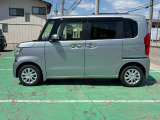 両側パワースライドドア付きで便利!小さなお子様も乗り降り楽々です♪スイッチは運転席にもありますよ!