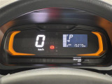 【メーターまわり】ドライバーから見やすい位置にあって安全運転に寄与します。マルチインフォメーションディスプレイでは、クルマに関するたくさんの情報を確認可能。