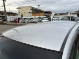 中古車という商品の特性ルーフには子キズや塗装しみ細かな凹み等があります