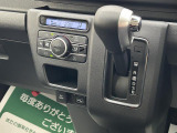 オートエアコン装備しています☆温度に設定をして頂くだけで冷房と暖房に切り替えや風向も自動で切り替えをしますよ!