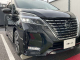 LEDヘッドライトはハロゲンランプの約2倍の光量で明るく遠くを照らし、夜間走行時の視認性を高めます。さらに長寿命や省電力、スタイリッシュな印象も際立たせます。