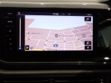 Volkswagen純正インフォテイメントシステムDiscoverPro、9.2インチフレームレス、タッチスクリーンナビゲーション装着