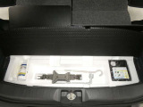 【車載工具】タイヤ交換には必需品ですね!万が一に役立つ工具です。緊急時に備え、使い方をしっかり覚えておきましょう。