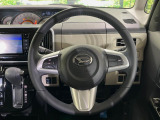 【純正革巻きステアリング】上質な革を使用することで、手にしっかり馴染みとても運転しやすいハンドルです♪
