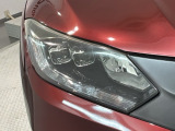 LEDヘッドライトは、点灯の瞬間から最大光量を発揮し、突然暗くなるトンネルなどでの安定感を高めます。
