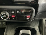 運転席/助手席シートヒーターで寒い日もすぐに温かくなり快適に過ごせます。2段階の温度調整が可能です