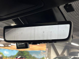 【デジタルインナーミラー】後席の大きな荷物や同乗者で後方が確認しづらい時でも安心!カメラが撮影した車両後方の映像をルームミラー内に表示。クリアな視界で状況の確認が可能です!