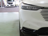 LEDヘッドライトは、点灯の瞬間から光量を発揮し、突然暗くなるトンネルなどでの安定感を高めます。